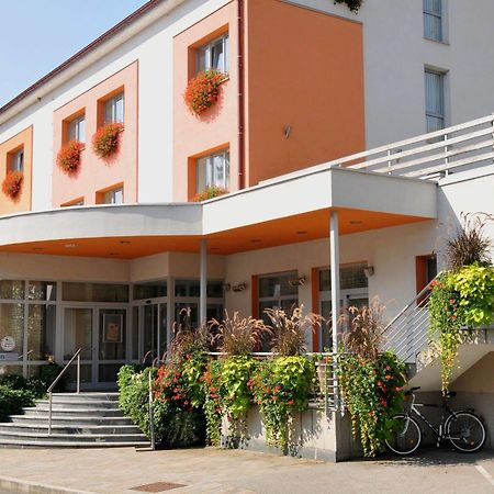 Hotel Bela Krajina Metlika Buitenkant foto