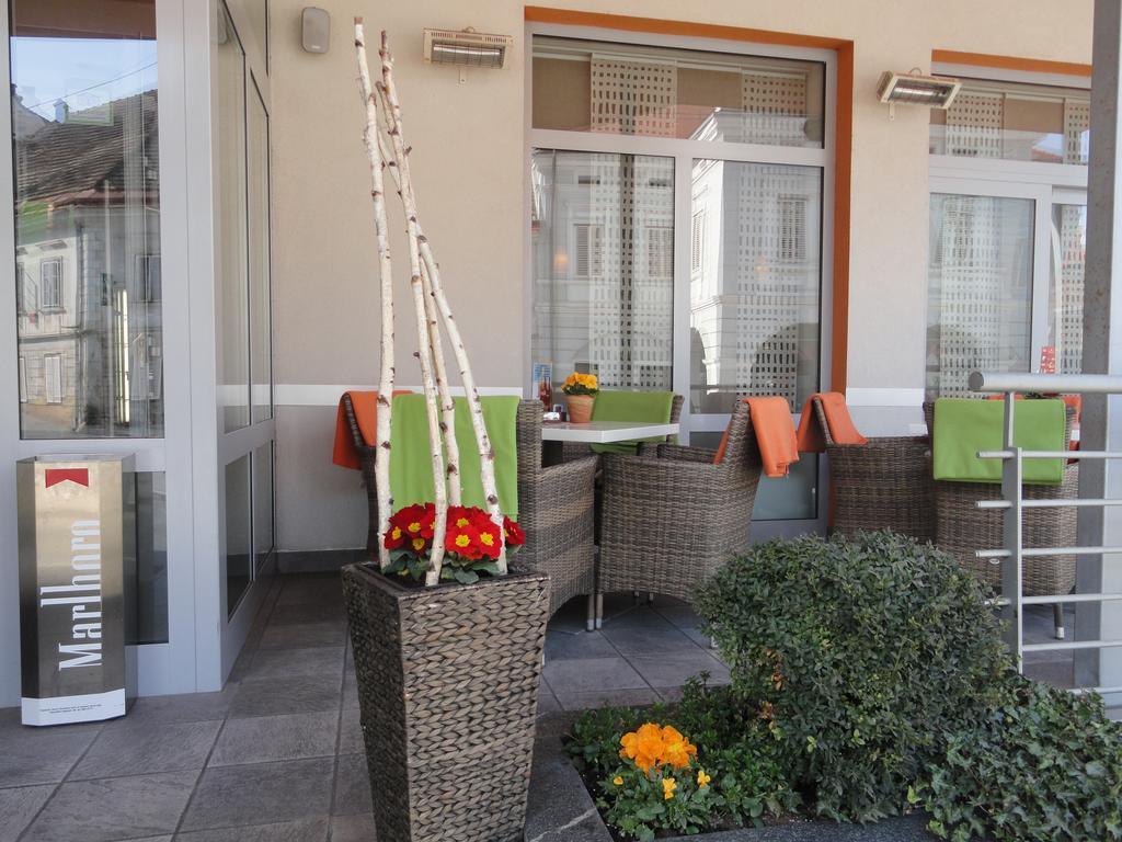 Hotel Bela Krajina Metlika Buitenkant foto