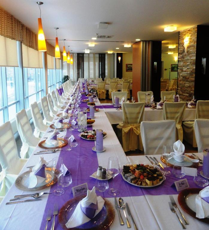Hotel Bela Krajina Metlika Buitenkant foto