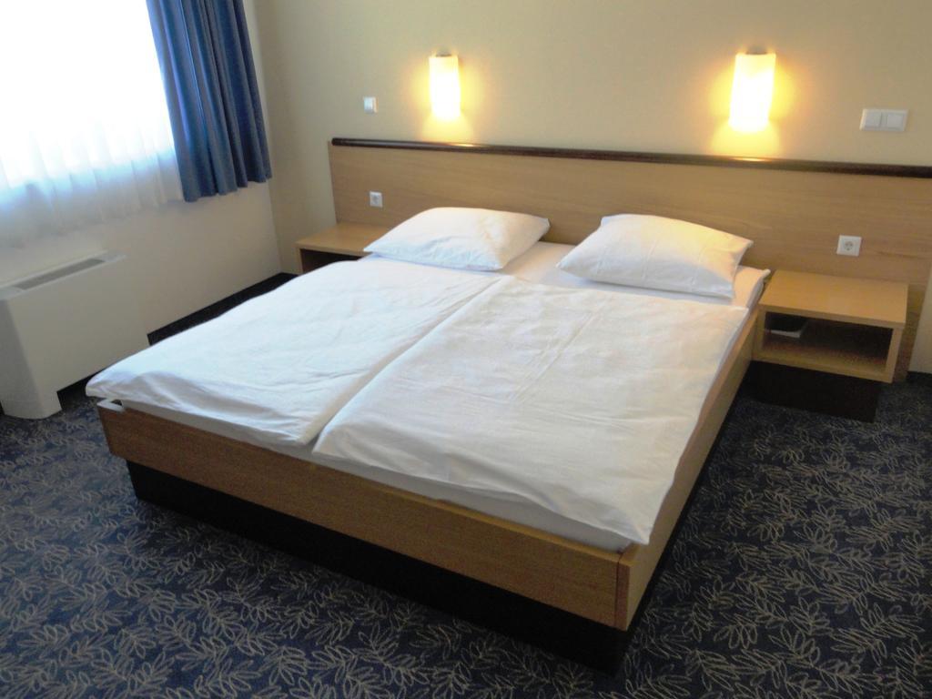 Hotel Bela Krajina Metlika Kamer foto